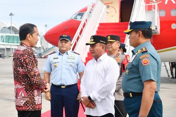 Sambut Presiden Jokowi di Bandara Kualanamu, Gubernur Edy Rahmayadi Sebut Sumut Spesial